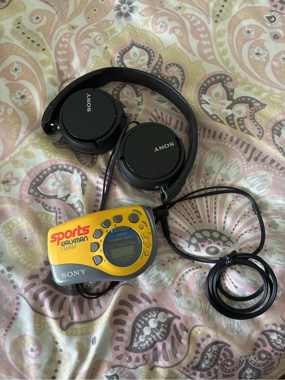 Sony Yellow and Silver Sports Walkman FM/AM with Sony Headphones